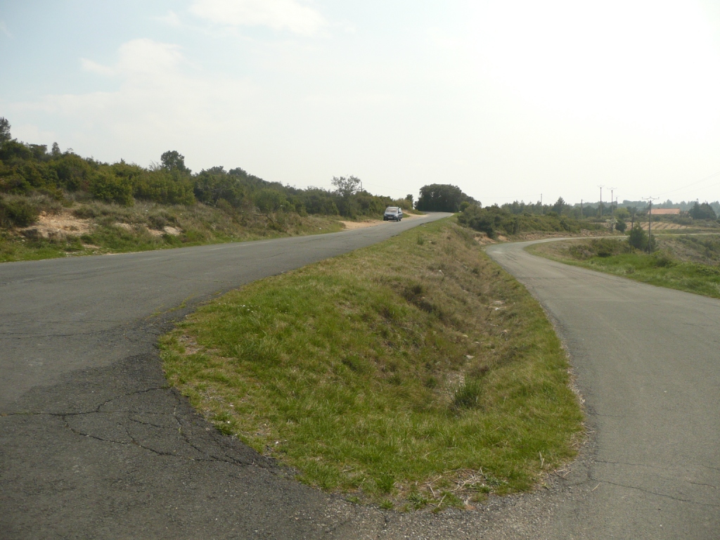 Aux alentours des coteaux du minervois, balades et oenotourisme Les — free download